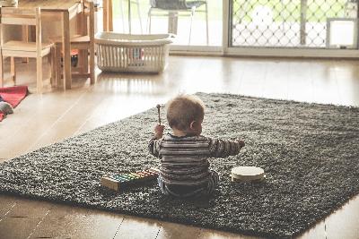 Jakie rozrywki można zapewnić dzieciom podczas obowiązkowego pobytu w domu?